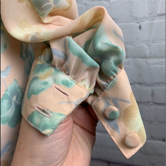 VINTAGE PERSONAL II Blouse Sheer Style with Long Sleeves Peach Floral Design - Picture 7 of 16